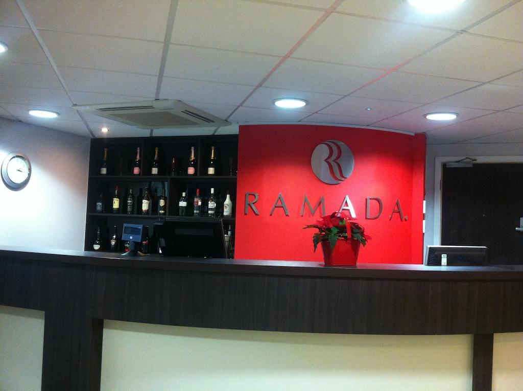Hotel Ramada London Stansted Airport Bishop’s Stortford Exterior foto